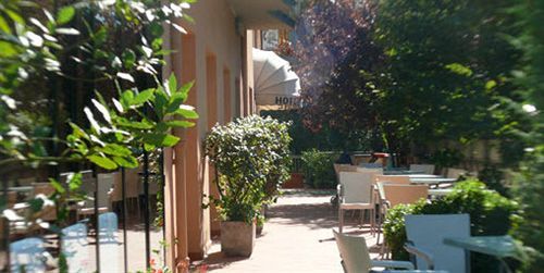 Dafne Hotel 3*