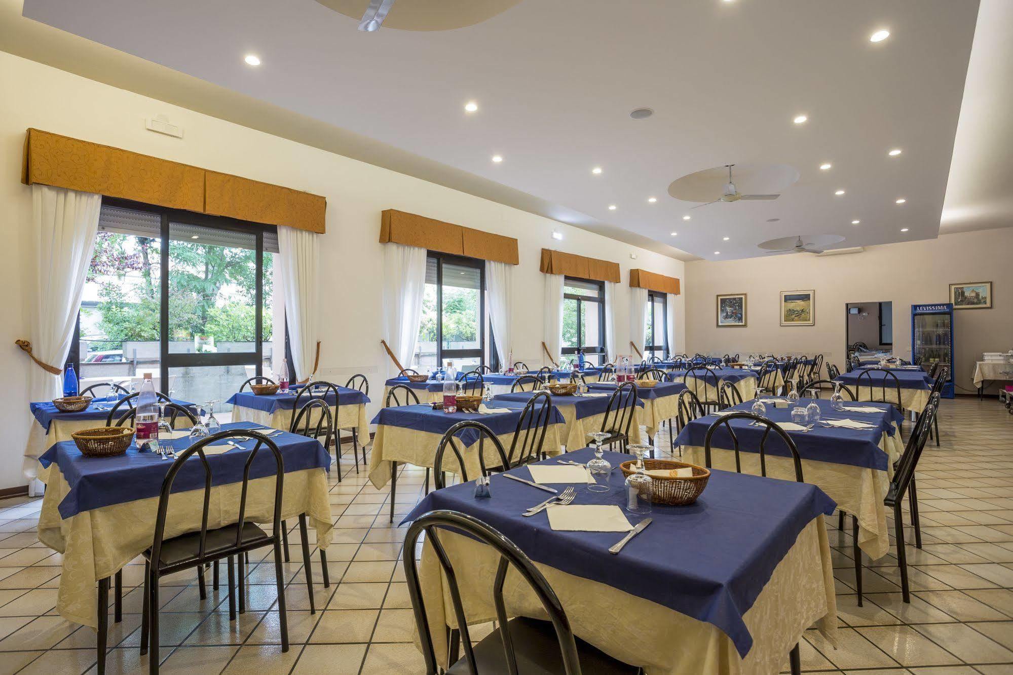 Hotel Dafne Punta Marina